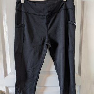 CVG - Black Capris